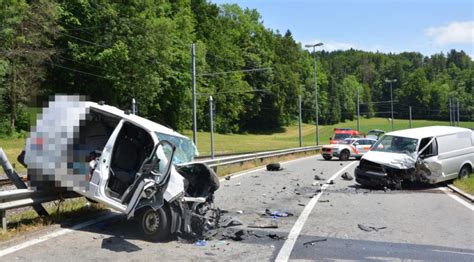 Frauenfeld Tg Schwerer Verkehrsunfall Zwischen Zwei Lieferwagen