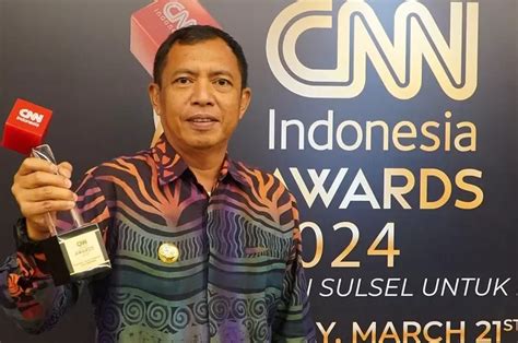 Pj Wali Kota Akbar Ali Dianugerahi Penghargaan CNN Indonesia Award 2024