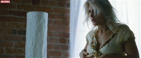 Mahée Paiement nude pics page