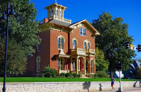 5 Reasons To Visit® Iowa City, Iowa — Steeped In History & Energy