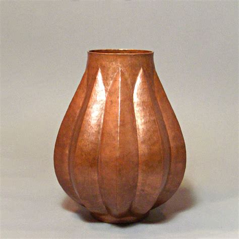 Ribbed Pod Copper Vase Cobre Hand Hammered Copper Ts And Home Accents