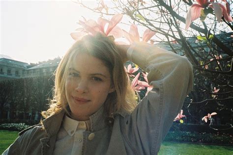 Hande Kodja Nue Hande Kodja Nude Hande Kodja Nu