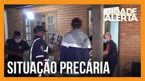 Idosos são retirados de asilo clandestino em SP YouTube