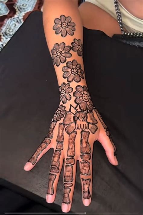 Pin By Y On HENNAA Henna Tattoo Designs Simple Henna Style Tattoos