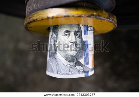 Benjamin Franklin On 100 Dollar Bill Stock Photo 2213303967 | Shutterstock