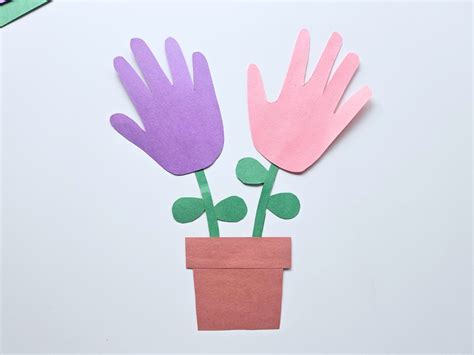 Flower Handprint Craft for Kids (With Free Card Template!) - Raise ...