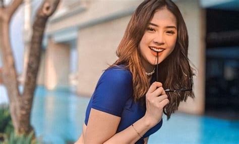 Seksinya Anya Geraldine Pakai Bikini Netizen Awas Aldi Taher Lihat