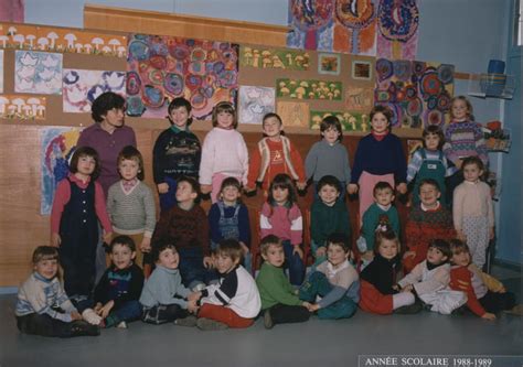 Photo de classe Année 1988 1989 Chez les moyens de 1989 MATERNELLE