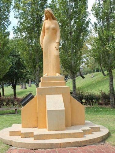 Pioneer Women S Memorial Garden Monument Australia