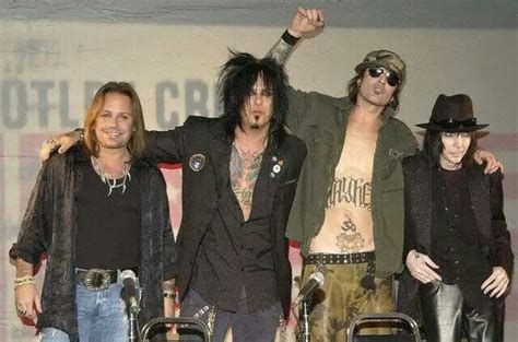 Pin On Mad For Motley Crue