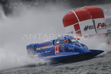 Fih O Sesi Balap Pertama F Powerboat Antara Foto