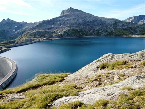 Lago Del Naret Mit Seinen Gigantischen Staumauern Fotos Hikr Org