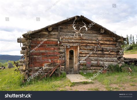 Yukon Trappers Cabin Stock Photo 44713378 Shutterstock