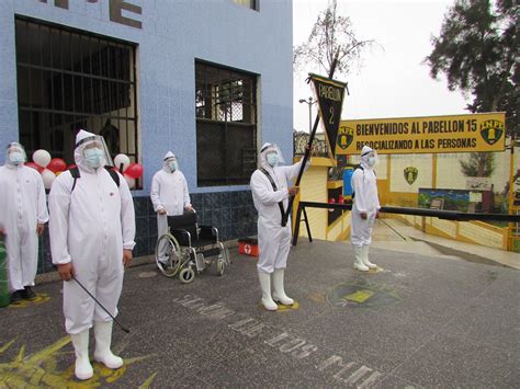 Penal De Lurigancho Rinde Homenaje A La Patria