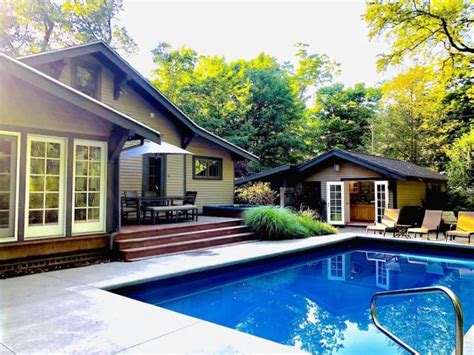 Vacation Rentals With Pool In Michigan / Vacation Rental You Desire For ...