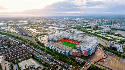 Manchester United considers reboot of Old Trafford home