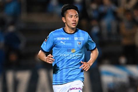 J1残留争いの直接対決で漂う緊迫ムード、横浜fc吉野が相手の胸を小突いてイエローカード フットボールゾーン