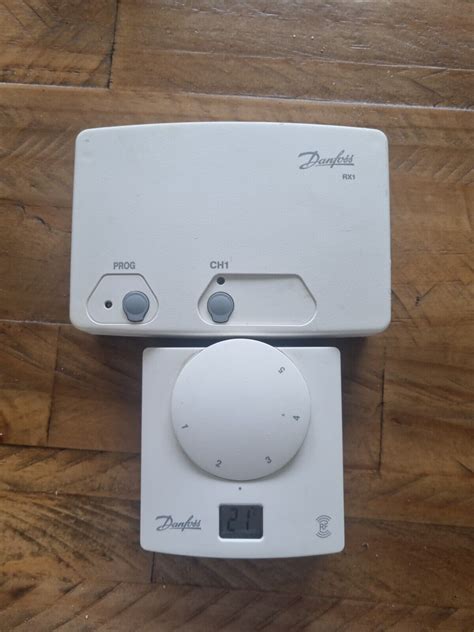 Danfoss Ret B Rf Wireless Room Thermostat Plus Rx1 Single Channel