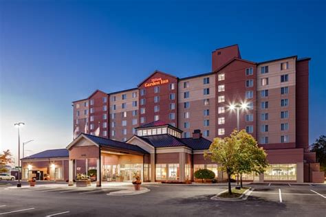 Hotels in Skokie, IL - Find Hotels - Hilton