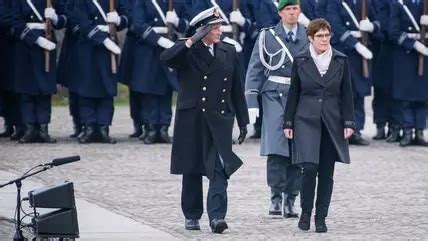 Rund Rekruten Legen Gel Bnis Vor Reichstag Ab