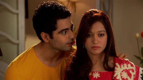 Watch Beintehaa Season 1 Episode 70 Surraiya S Behaviour Intrigues