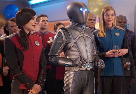 Seth MacFarlane Reveals Why The Orville Premiere Revisits A Major