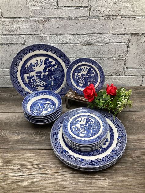 Blue WILLOW Johnson Bros 1 Dinner Plate Or 4 Bread Plates Or 3 Cereal