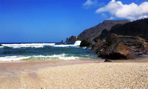 Pantai Wediombo Gunung Kidul Daya Tarik Kegiatan Liburan Lokasi