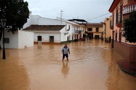 Deux Morts Dans Des Inondations En Espagne Le Parisien