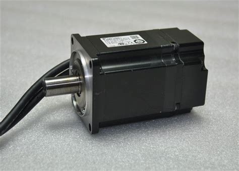 1PC NEW ORIGINAL YASKAWA 2 6A 3000r Min AC SERVO MOTOR SGMAV 04ADA21