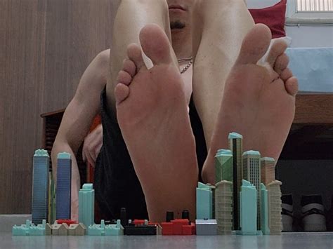 Giant Hot Boy ThisVid