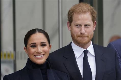 Con Una Visita Secreta Harry Y Meghan Buscan Un Acercamiento Con La