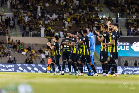 طاقم تحكيم فنزويللي لإدارة مباراة الاتحاد والأهلي في دوري روشن الوئام