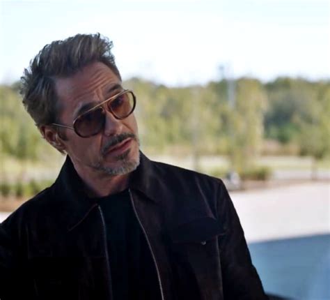 Tony Stark Alias Iron Man Pr Sentiert Uns Seine Tom Ford Sonnenbrille