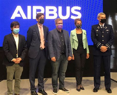 Airbus inaugura nuevo centro de formación de pilotos en Chile junto a SKY