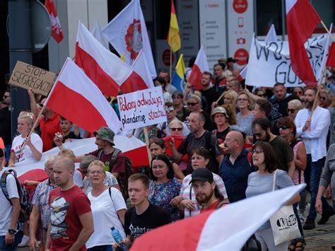 Protest Antyszczepionkowc W W Katowicach Super Express