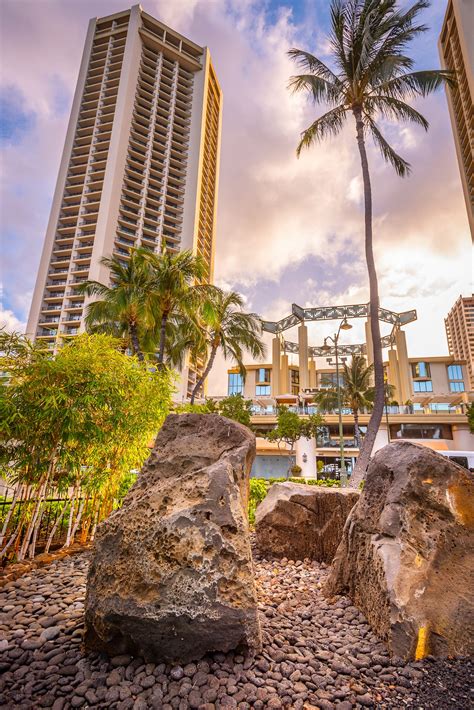 Guest Photos + Reviews | Hyatt Regency Waikiki Beach Resort