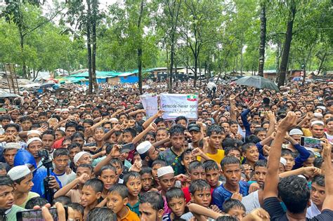 Thousands Of Rohingya Demand Safe Return To Myanmar In Protest To Mark Six Years Since Their