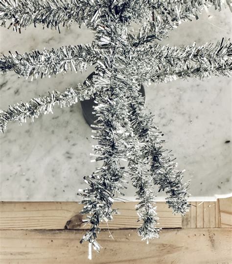 The 12 Diys Of Christmas Diy Tinsel Tree Lecultivateur