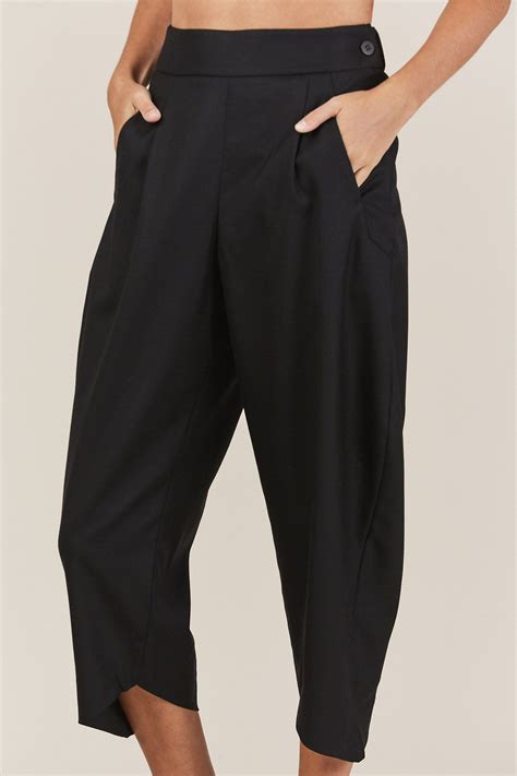 Pin By Kick Pleat On Issey Miyake Loose Pants Japanese Fashion