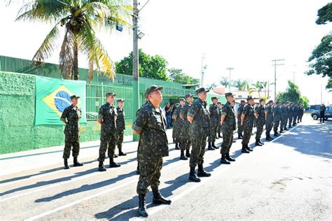 Ol Mpia Servi O Militar Jovens Que Completam Anos Em Devem