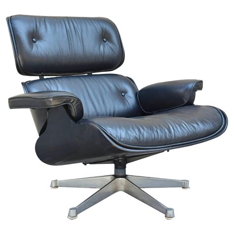 Charles And Ray Eames Rosewood Lounge Chair 670 By Herman Miller For