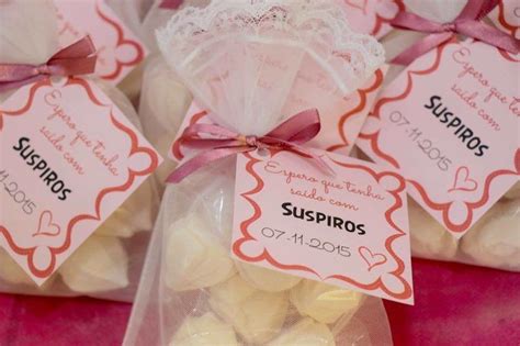 Suspiros no saquinho de organza tag personalizado e laç