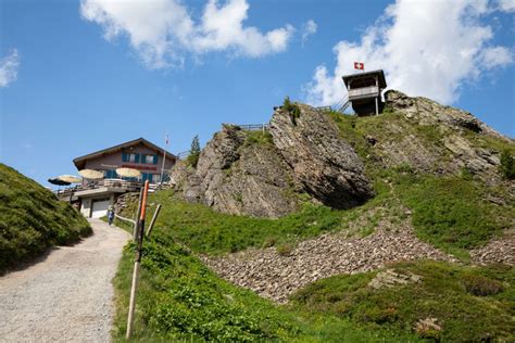 Walking from Männlichen to Kleine Scheidegg on the Panorama Trail