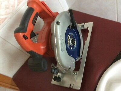 Milwaukee Cordless V Circular Saw Takes M V