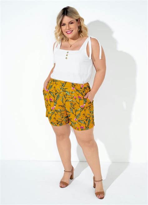 Short Floral Amarelo Bolsos Plus Size Marguerite