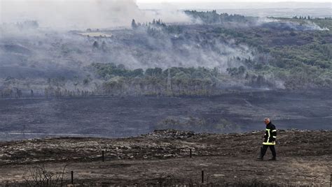 Dans les Monts d Arrée la progression de l incendie ralentit ici