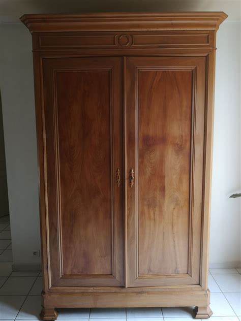 Armoire A Linge Ancienne Le Specialiste Du Meuble Ancien