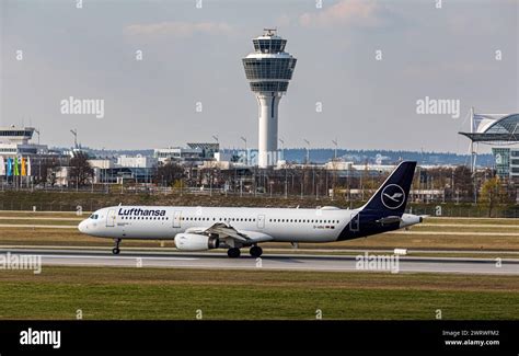 Airbus A Von Lufthansa Hi Res Stock Photography And Images Alamy