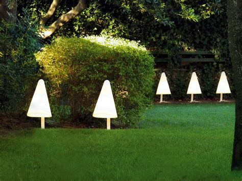 14 ideas para iluminar el jardín Iluminación del paisaje Suelos de